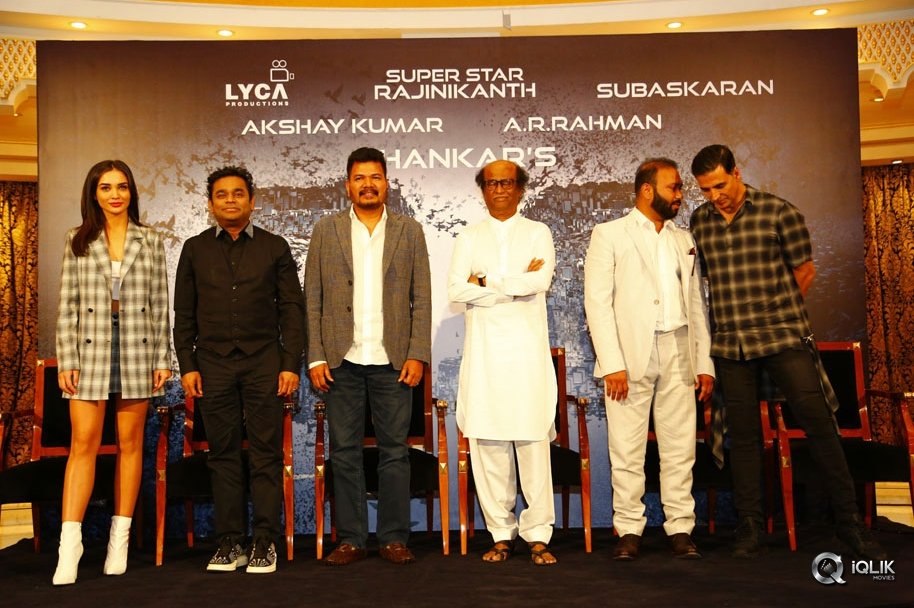 Robo-2-0-Movie-Team-At-Dubai